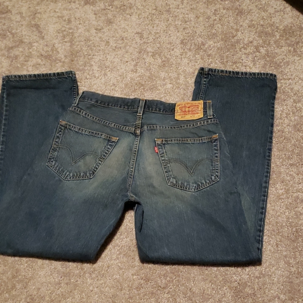 Relaxed Levis - Picture 3 of 8